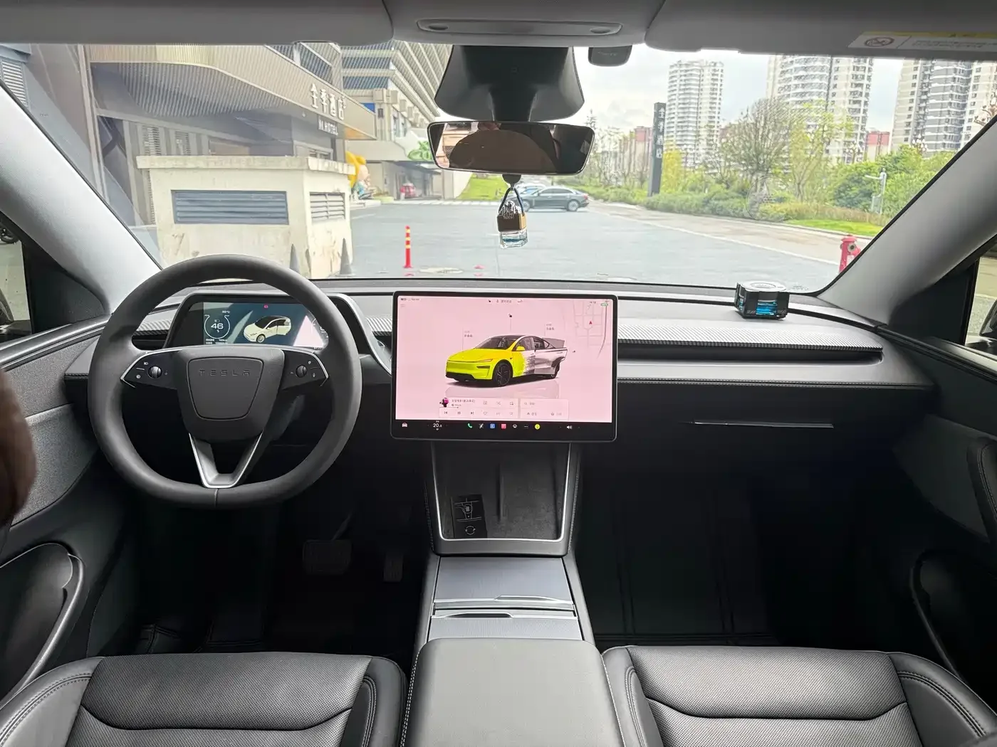 Tesla Model Y 2025 Rear-Wheel Drive — Фото автомобиля 7