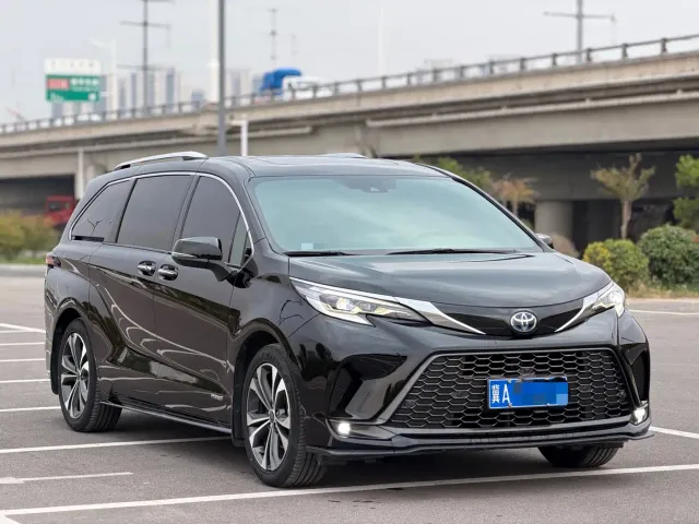 Toyota Granvia — Фото автомобиля 3