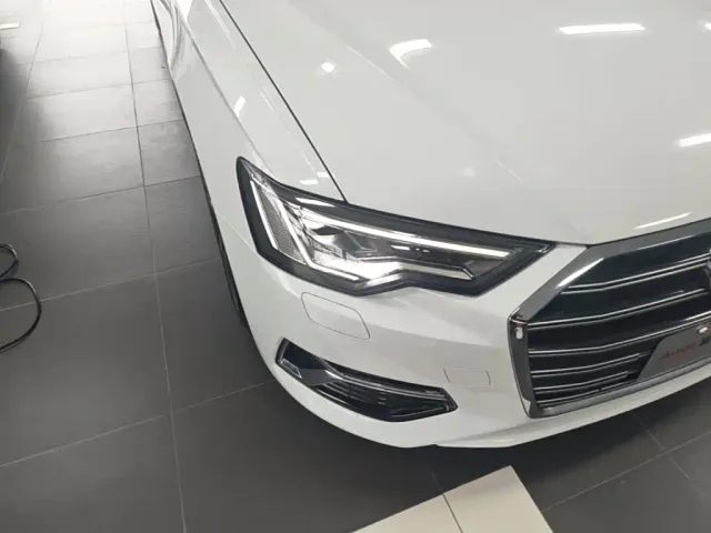 Audi A6L — Фото автомобиля 12