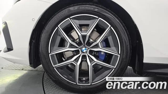 BMW 5 Series G60 — Фото автомобиля 5