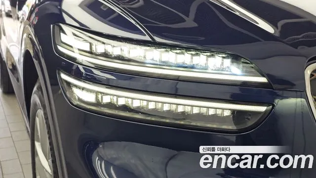 Genesis GV70 — Фото автомобиля 22