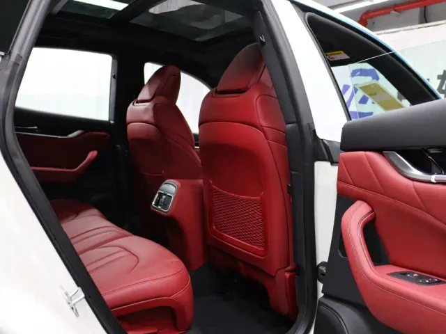 Maserati Levante — Фото автомобиля 17