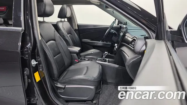 KG_Mobility_Ssangyong TIBOLI Tivoli Air 1.5 Upbeat 2WD — Фото автомобиля 11