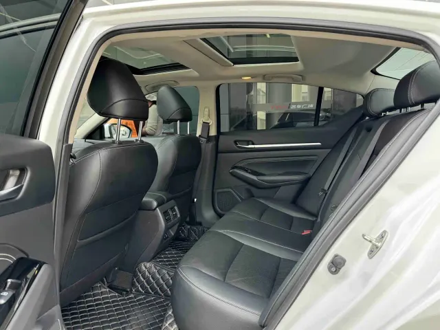 Nissan Teana — Фото автомобиля 6