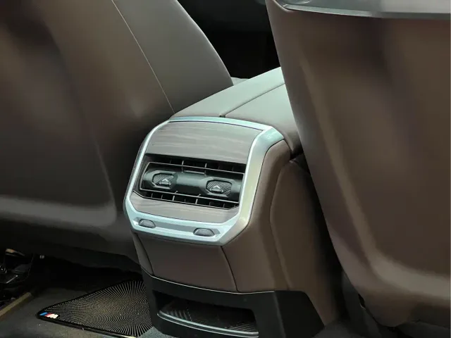 BMW 7 Series — Фото автомобиля 17