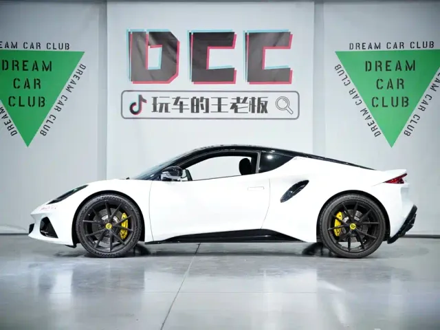 Lotus Emira — Фото автомобиля 11