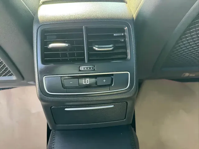 Audi A4L — Фото автомобиля 15