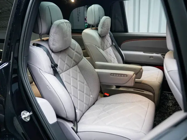 Li Auto L9 — Фото автомобиля 8