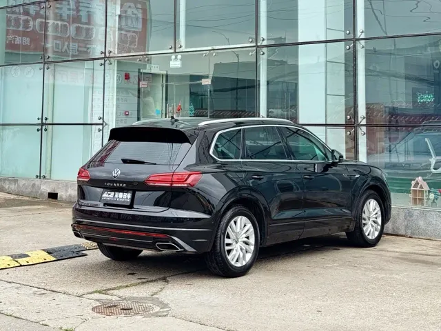 Volkswagen Touareg — Фото автомобиля 4