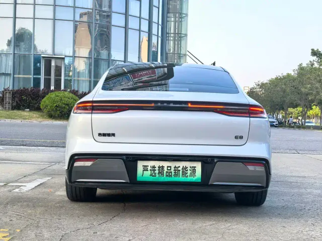 Geely Galaxy E8 — Фото автомобиля 24