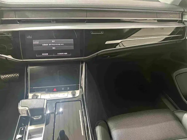 Audi A8 — Фото автомобиля 9