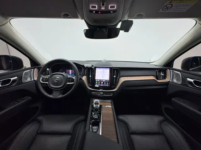 Volvo XC60 — Фото автомобиля 14
