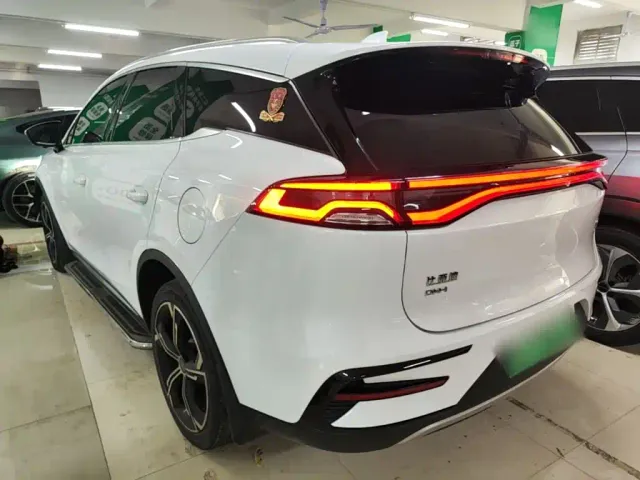 BYD Tang — Фото автомобиля 4