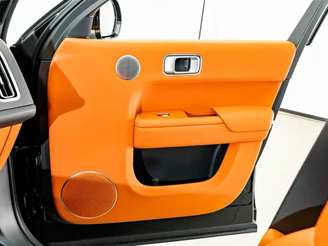 Li Auto L8 — Фото автомобиля 20