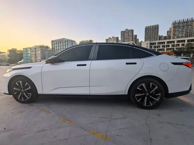 Changan Eado — Фото автомобиля 8