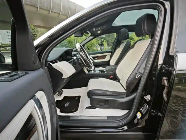 Land Rover Discovery Sport — Фото автомобиля 9