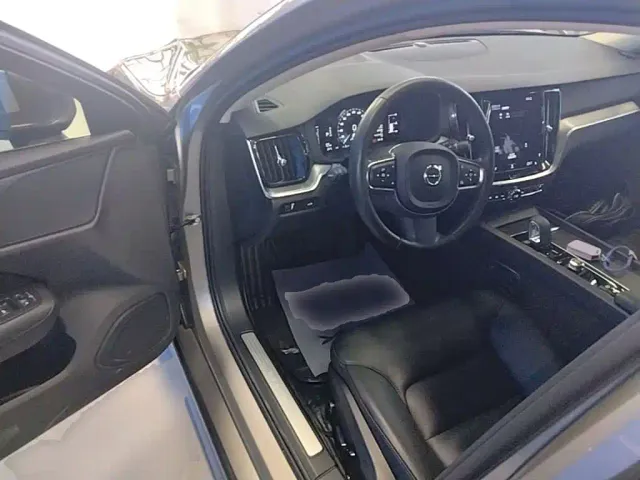 Volvo S60 — Фото автомобиля 15