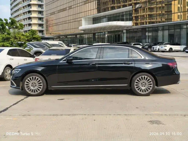 Mercedes-Benz E-Class — Фото автомобиля 3