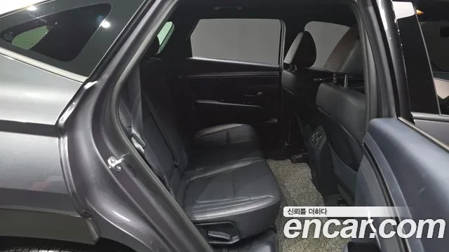Hyundai Tucson Tucson (NX4) Бензин 1.6 турбо 2WD — Фото автомобиля 10