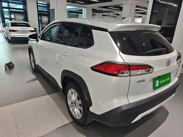 Toyota Corolla Cross — Фото автомобиля 4