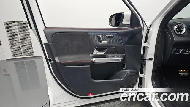 Mercedes-Benz GLB-Class — Фото автомобиля 5