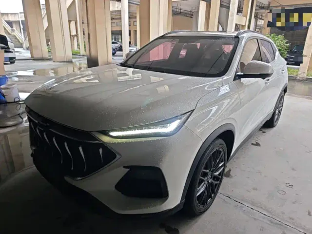 Фотография автомобиля — Changan Oushang X5