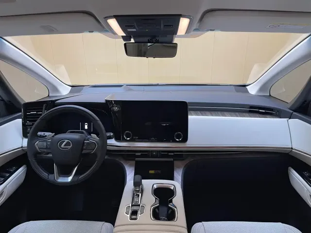 Lexus LM — Фото автомобиля 5