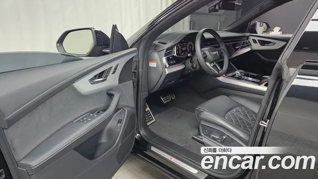Audi Q8 55 TFSI quattro Premium — Фото автомобиля 10