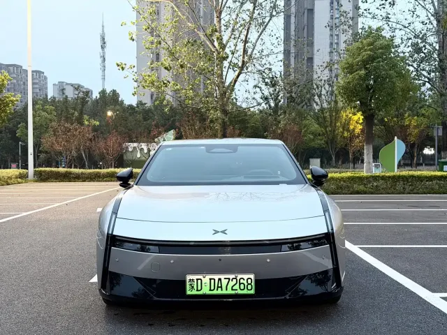 Xpeng P7 — Фото автомобиля 2