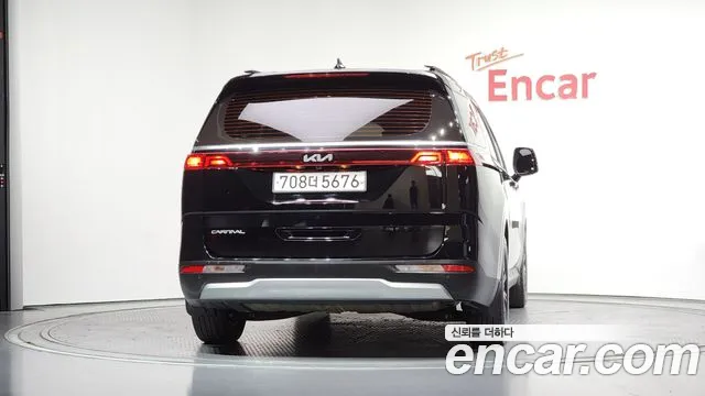 Kia Canival Carnival 4 поколение Дизель 11 мест Prestige — Фото автомобиля 4
