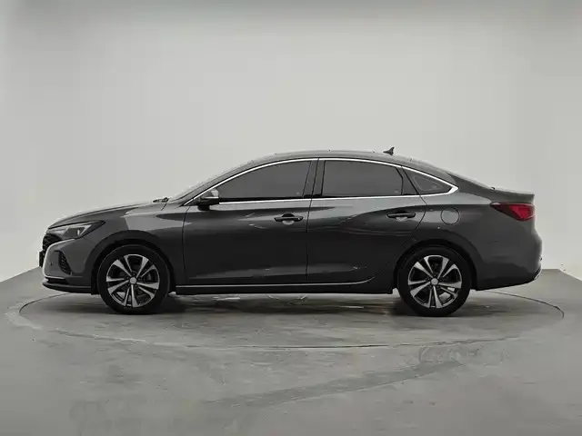 Changan Eado — Фото автомобиля 3