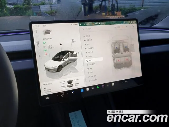 Tesla Model 3 — Фото автомобиля 14