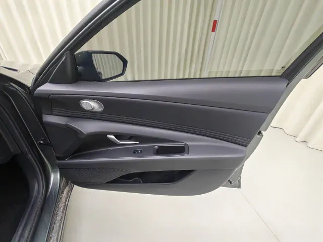 Hyundai Elantra — Фото автомобиля 11