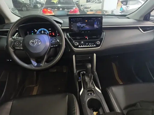 Toyota Corolla Cross — Фото автомобиля 9