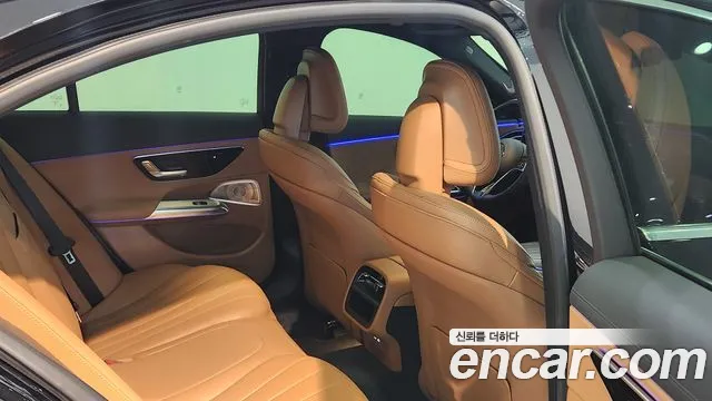Mercedes-Benz E-Class — Фото автомобиля 13