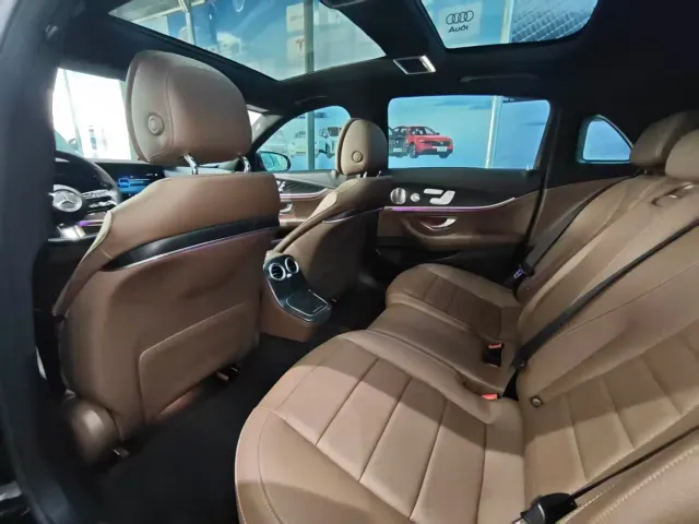 Mercedes-Benz E-Class — Фото автомобиля 6