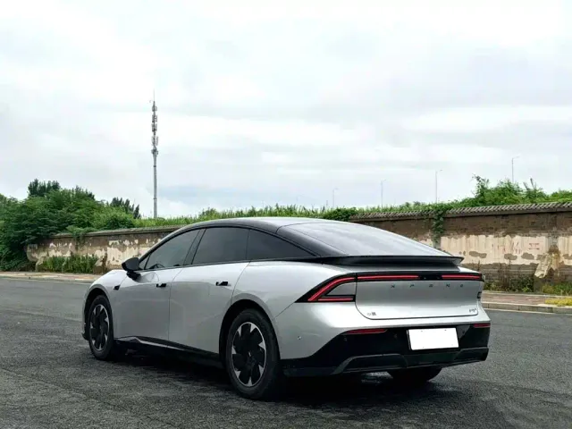 Xpeng P7+ — Фото автомобиля 4
