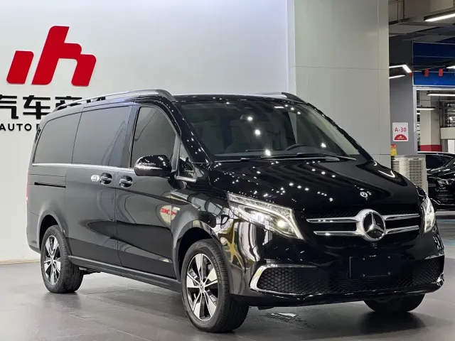 Фотография автомобиля — Mercedes-Benz V-Class