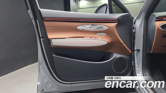Genesis GV70 — Фото автомобиля 13