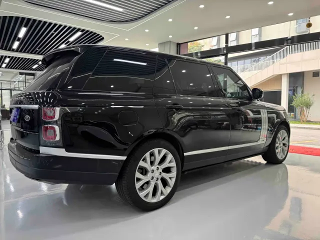 Land Rover Range Rover 2021 3.0 L6 Heritage Extended Classic Edition — Фото автомобиля 3