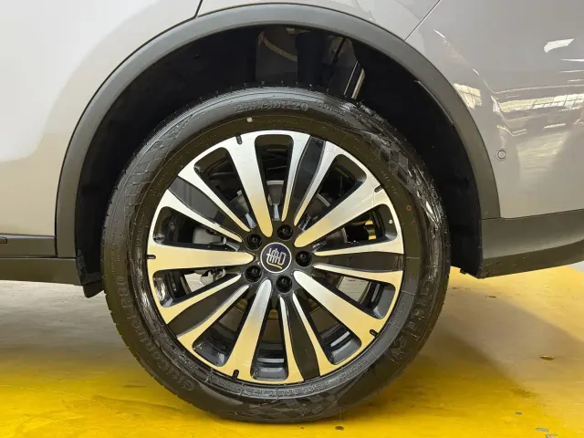 BYD Tang — Фото автомобиля 11