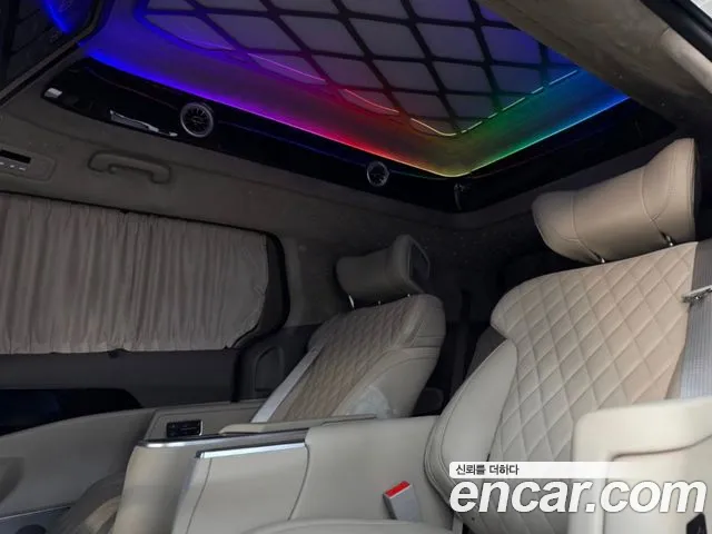 Kia Carnival Generation 4 — Фото автомобиля 5