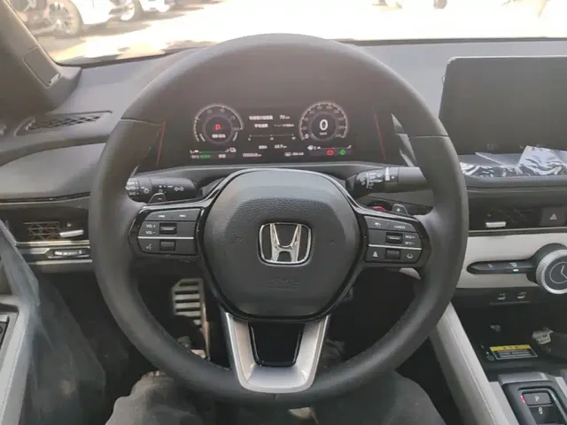 Honda Inspire Hybrid — Фото автомобиля 10
