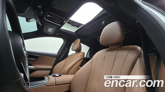 Mercedes-Benz E-Class — Фото автомобиля 16