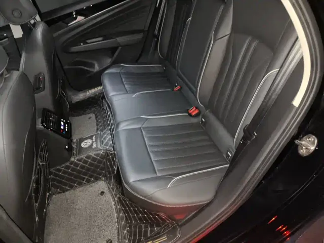 Volkswagen Passat — Фото автомобиля 13