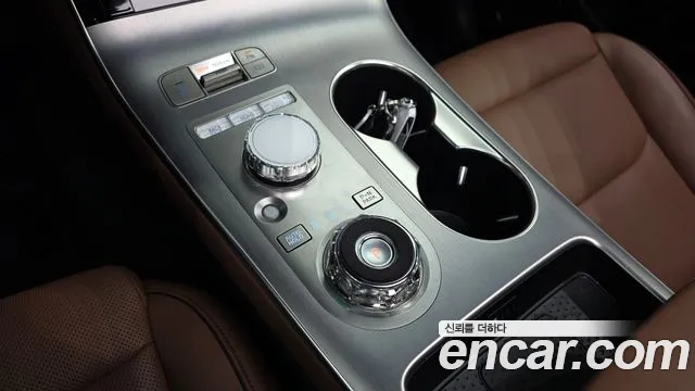 Genesis GV70 — Фото автомобиля 12
