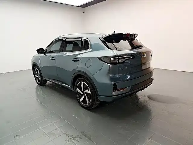 Changan Qiyuan Q05 — Фото автомобиля 5