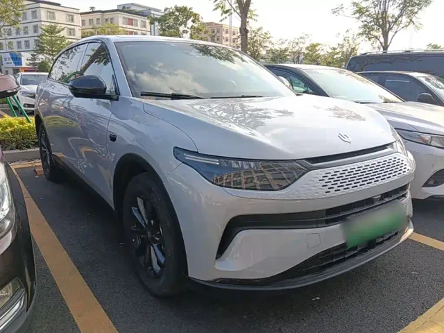 Leapmotor C11 — Фото автомобиля 3