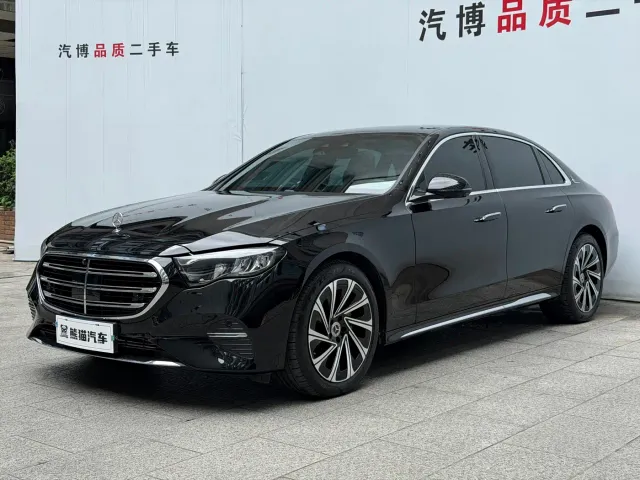 Фотография автомобиля — Mercedes-Benz E-Class
