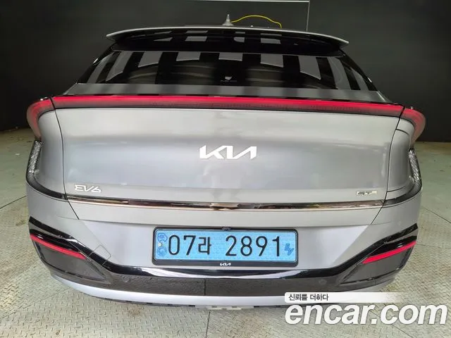 Kia EV6 — Фото автомобиля 2